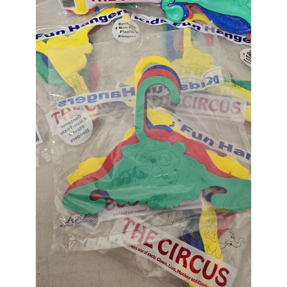20 Kids Fun Hangers The Circus 4-Pack Non-Toxic Plastic Made in USA - Picture 3 of 9